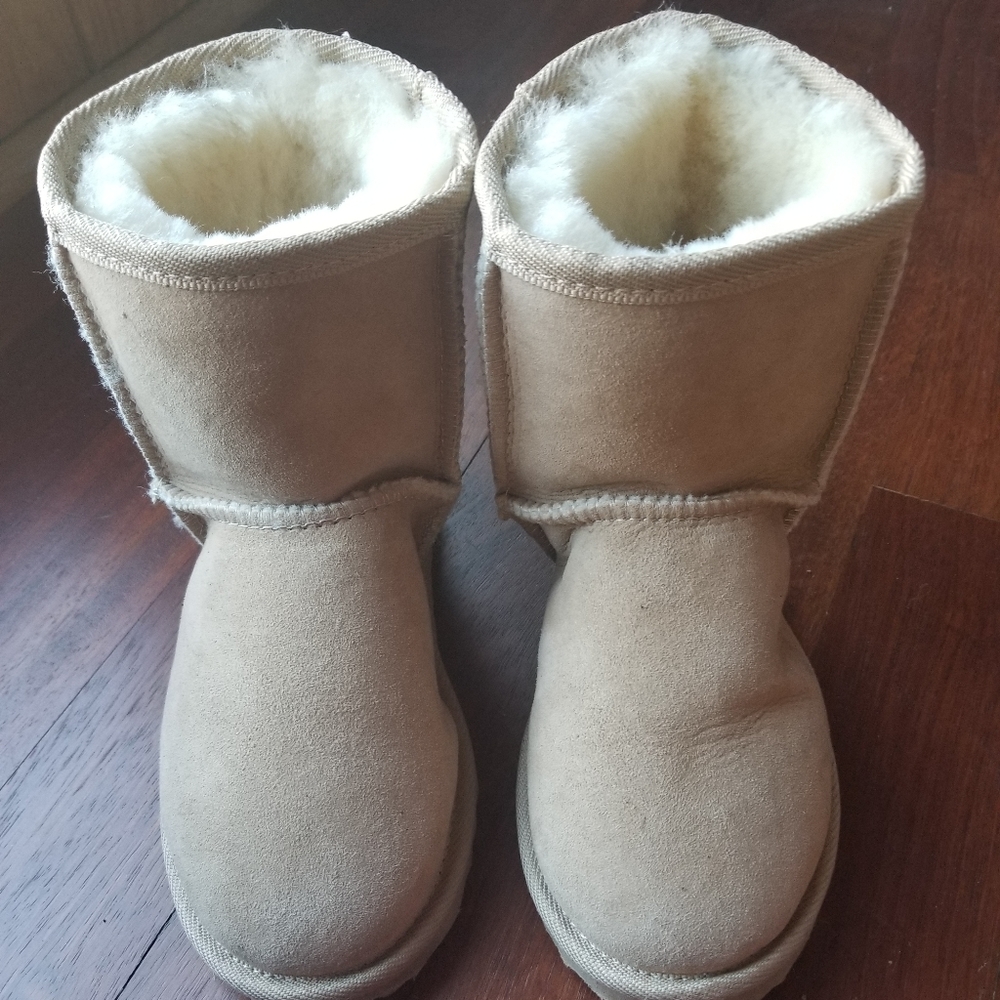 UGG Since 1974 Kids Classic Mid Natural